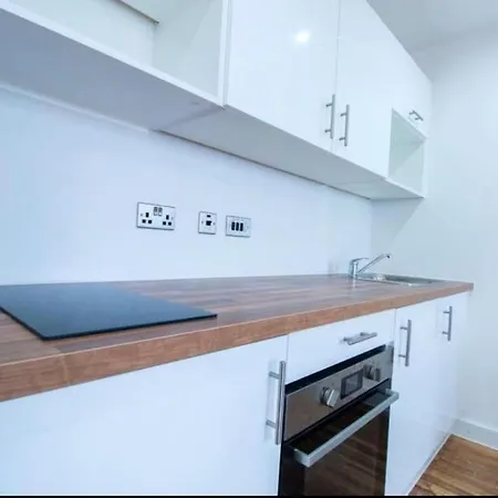 Apartment Luxury Near Media