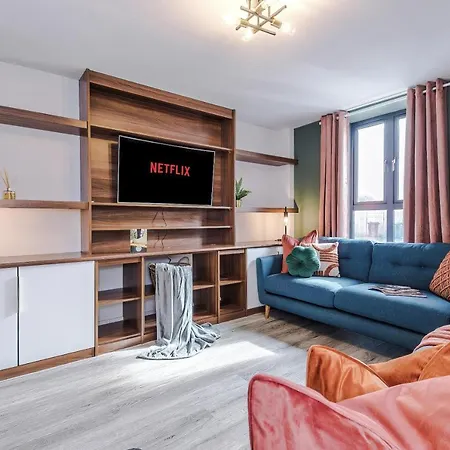 Hébergement de vacances Stunning Mcr House Sleeps 9