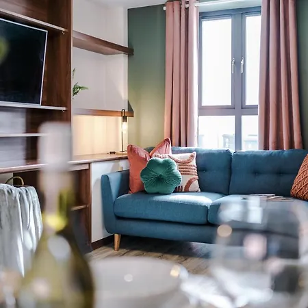 Stunning Mcr House Sleeps 9 * Manchester