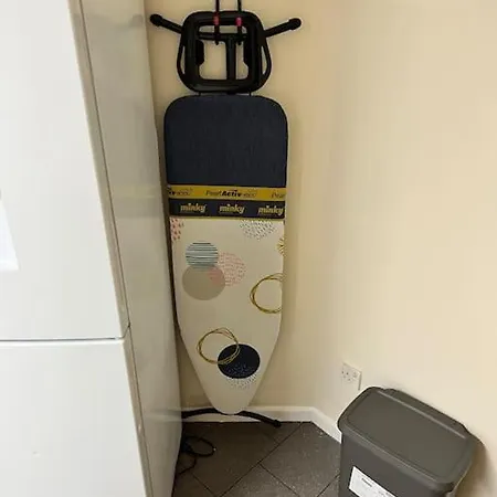 New Getaway - Free Gated Parking With Fob Manchester