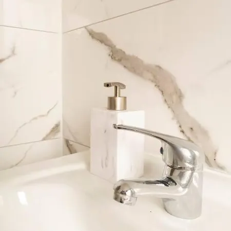 New Getaway - Free Gated Parking With Fob Appartement