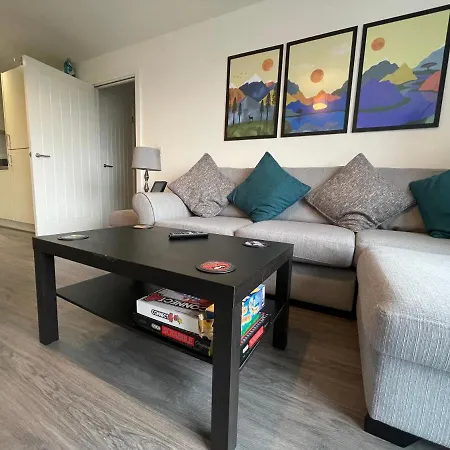 Apartment Balcony Marina With Skyline Views - Free Secure Parking Manchester