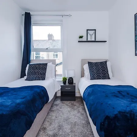 Holiday home 3 Bed House Close To Etihad Stadium - Free Parking