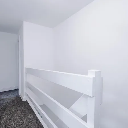 3 Bed House Close To Etihad Stadium - Free Parking * Manchester