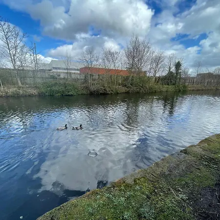 Marine Viewing 2 Bedrooms Flat * Manchester