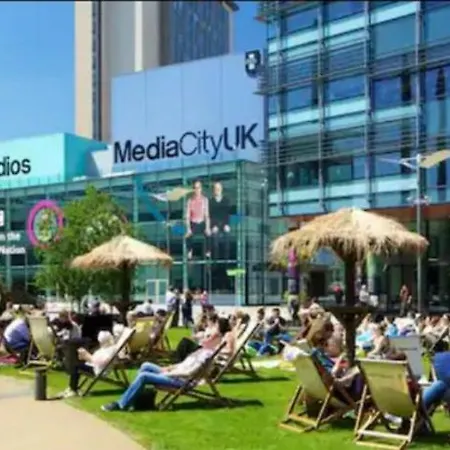 Salford Quays Apartment, *