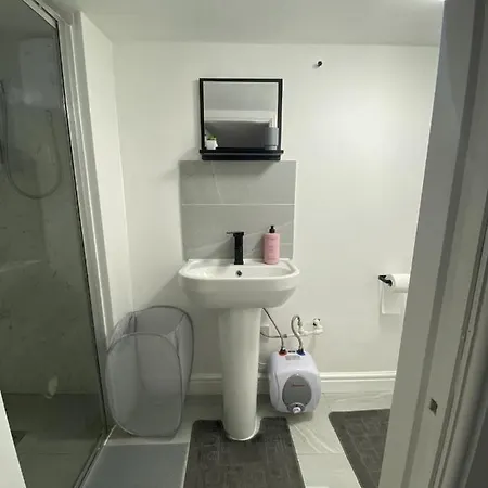 ゲストハウス Modern With Private Entrance