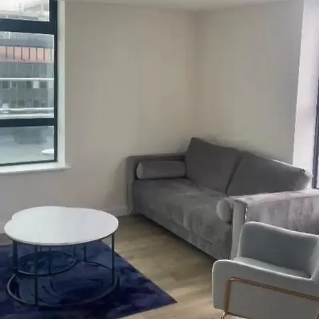 Affordable Two Bedroom Penthouse Close To Centre Old Trafford Apartmán
