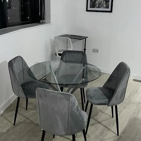 Luxurious View In Salford Apartment Manchester