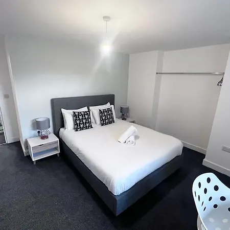 Lovely 2-br Flat Near Salford Royal Manchester