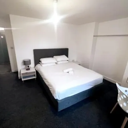 Lovely 2-br Flat Near Salford Royal Appartement *