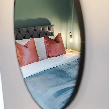 Stunning Mcr House Sleeps 9 * Manchester