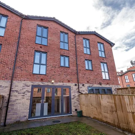 Hébergement de vacances Stunning Mcr House Sleeps 9 *