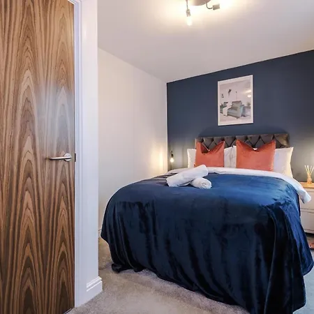 Stunning Mcr House Sleeps 9 *