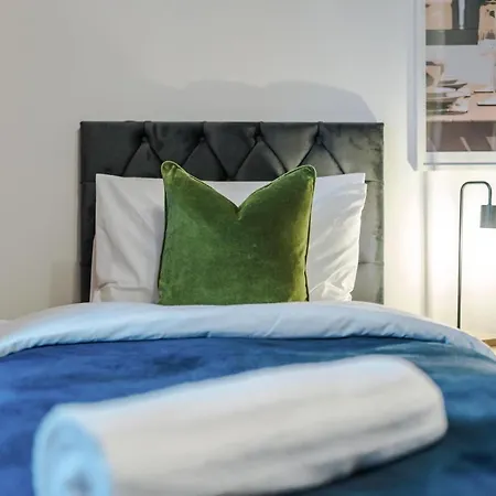 Hébergement de vacances Stunning Mcr House Sleeps 9 Manchester