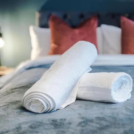 Hébergement de vacances Stunning Mcr House Sleeps 9 *