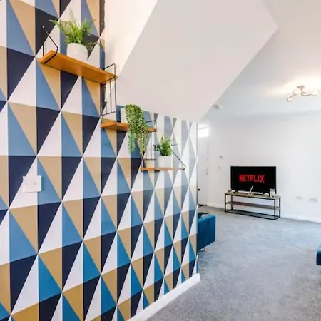 3 Bedroom Home, Hosted By Mcr Dens Feriehus