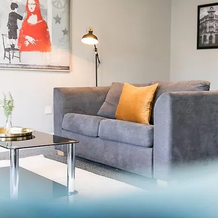 Floor 2 Bedroom Penthouse Lejlighed *