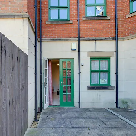 Pass The Keys Spacious Near Royal Infirmary Hospital