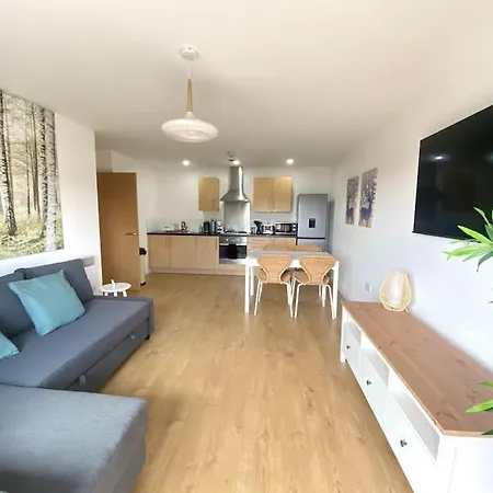 Fresh 2 Bedroom Flat Close To Center Camp Street Apartamento