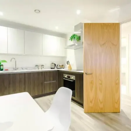 Spacious 2-bedroom In The Heart Of - Ideal For Families Or Groups Apartmán