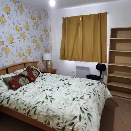 Lejlighed Two Bedroom With Parking Manchester