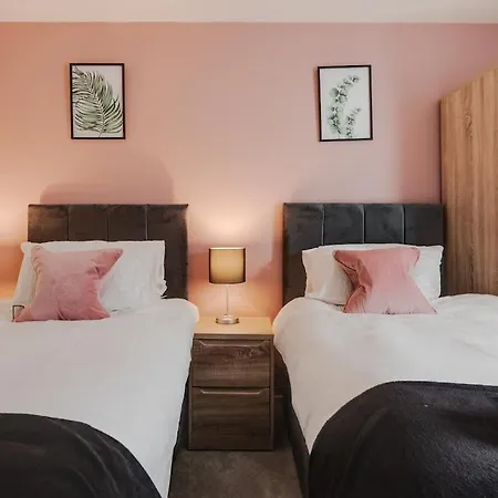 Living Penthouse With Parking Manchester