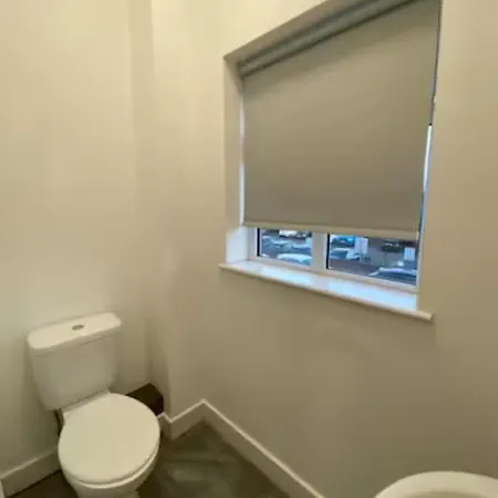 Extra Large 6 Bed 7 Bath Townhouse In Semesterbostad