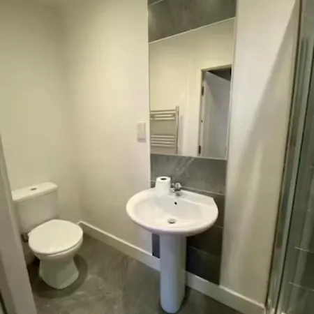 Extra Large 6 Bed 7 Bath Townhouse In Semesterbostad Manchester