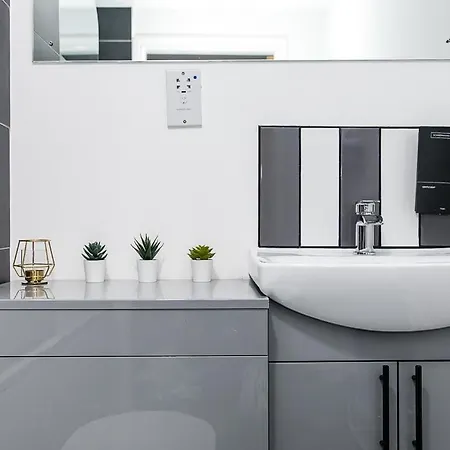 Appartement Entire Penthouse Floor Sleeps 18 Manchester