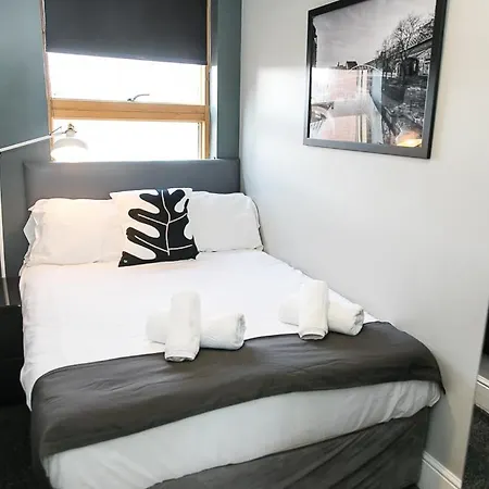 Entire Penthouse Floor Sleeps 18 Apartament Manchester