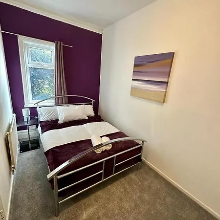 Purple Blossom 2-bed Lejlighed Manchester