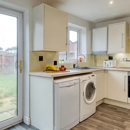 Lovely 3-bed Cosy House In Greater Manchester