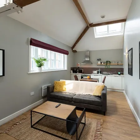 High Street Town House Apartmanhotel 4*