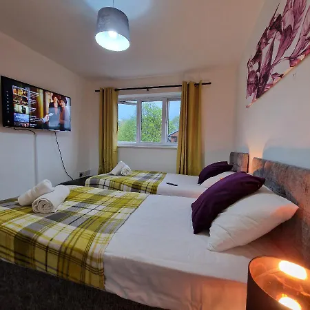 Pet Friendly 3 Bedroom In By Sublime * Manchester