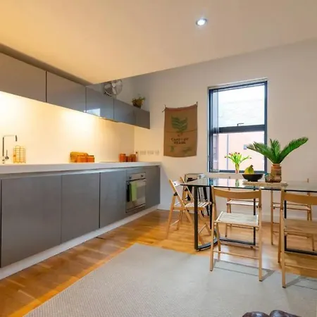 Stylish 2 Bedroom #mcr With Free Parking Apartment *