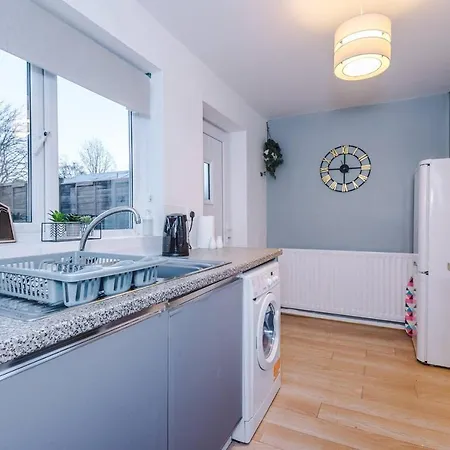 Stylish & Modern 2 Bed Close To Salford Quays *