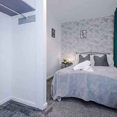 Holiday home Stylish & Modern 2 Bed Close To Salford Quays