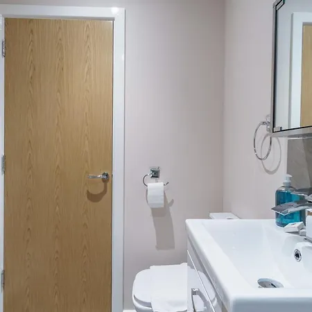 Bright 1 Bed Flat - Sleeps 3 Manchester
