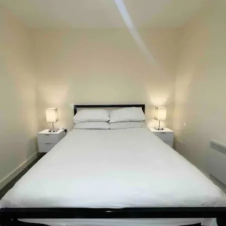 One Bedroom At Manchester, Old Trafford Apartment