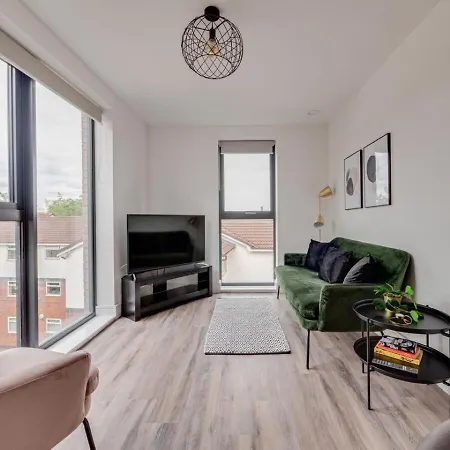 Modern 2 Bedroom Media City Apartamento