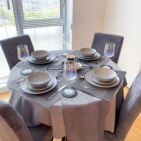 Discover The Ruby Your Ultimate From Free Parking In Perfect For Long Or Short Stays Relocations And Contractors Private Parking Free Wifi Near Centre Appartement