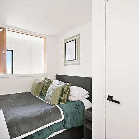 Hotel Skygardens - Stylish Duplex - Roof Garden *