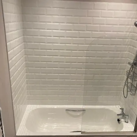 Luxury Flat With Super King Bed * Manchester