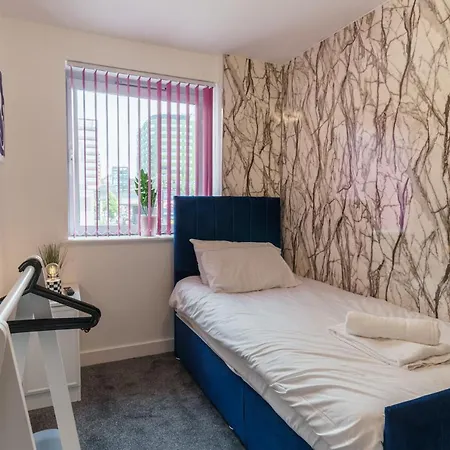 Modern 2 Bed In * مانشستر