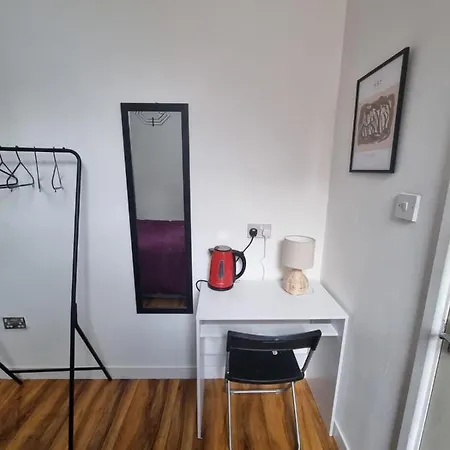 6 With Private Bathroom In Levenshulme * Mánchester