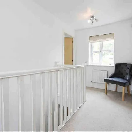 Hébergement de vacances Immaculate 3-bed House, With Private Garden. Manchester