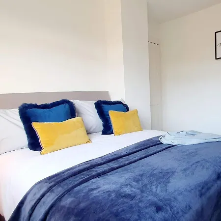 Pass The Keys Beautifully Refurbished House Close To Mcr Airport Feriehus