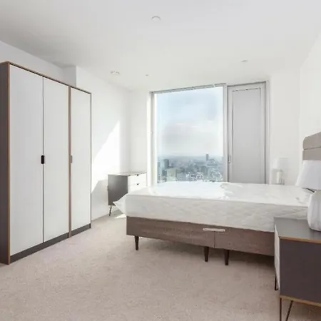Panoramic Views High Floor * Manchester