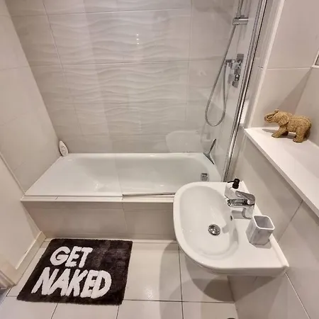 Ferienhaus A High End 1 Bedroom Flat In Central. *
